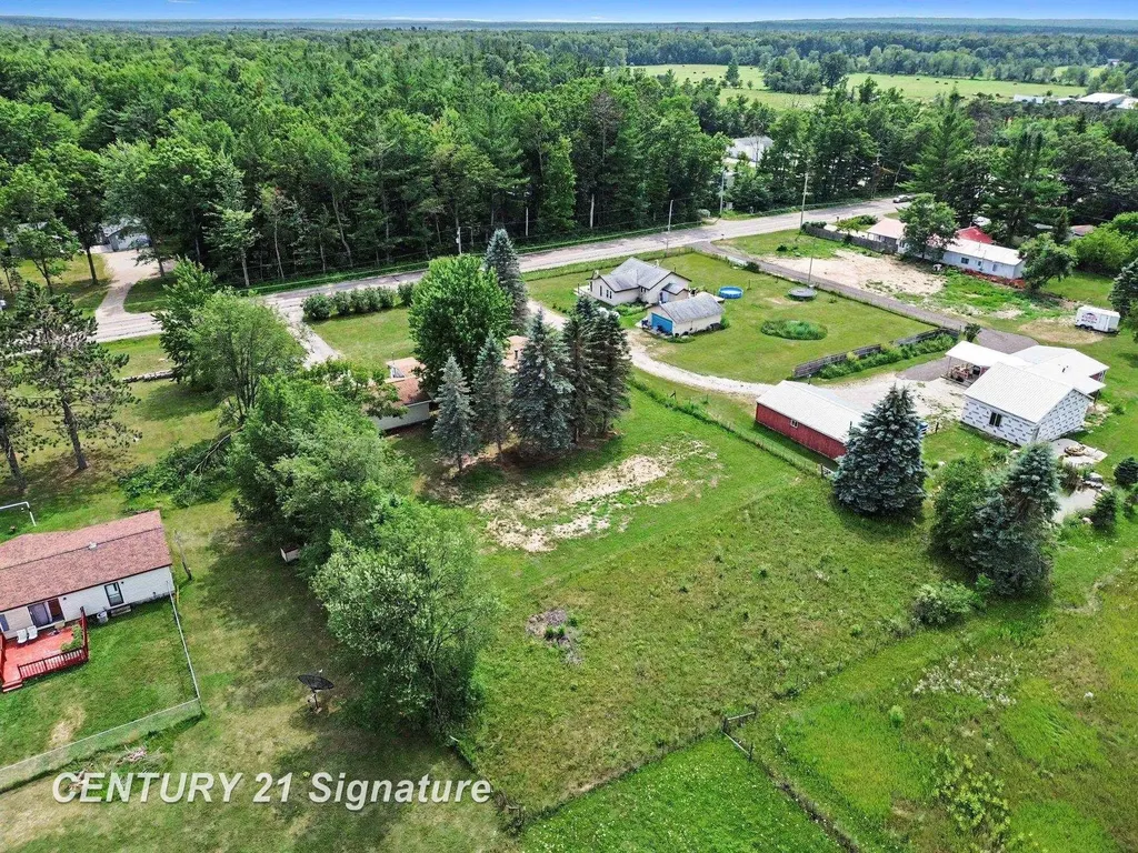 6880 W Emery Road Roscommon Township MI 48629