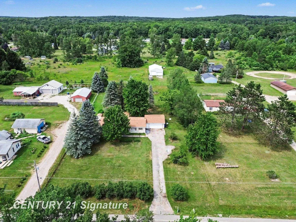 6880 W Emery Road Roscommon Township MI 48629