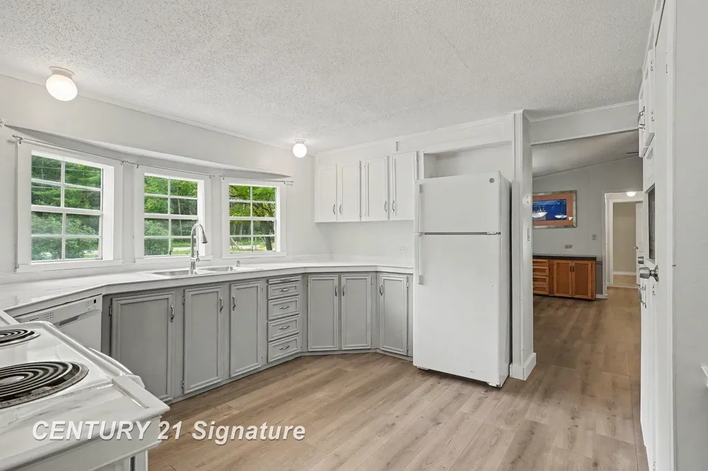 6880 W Emery Road Roscommon Township MI 48629