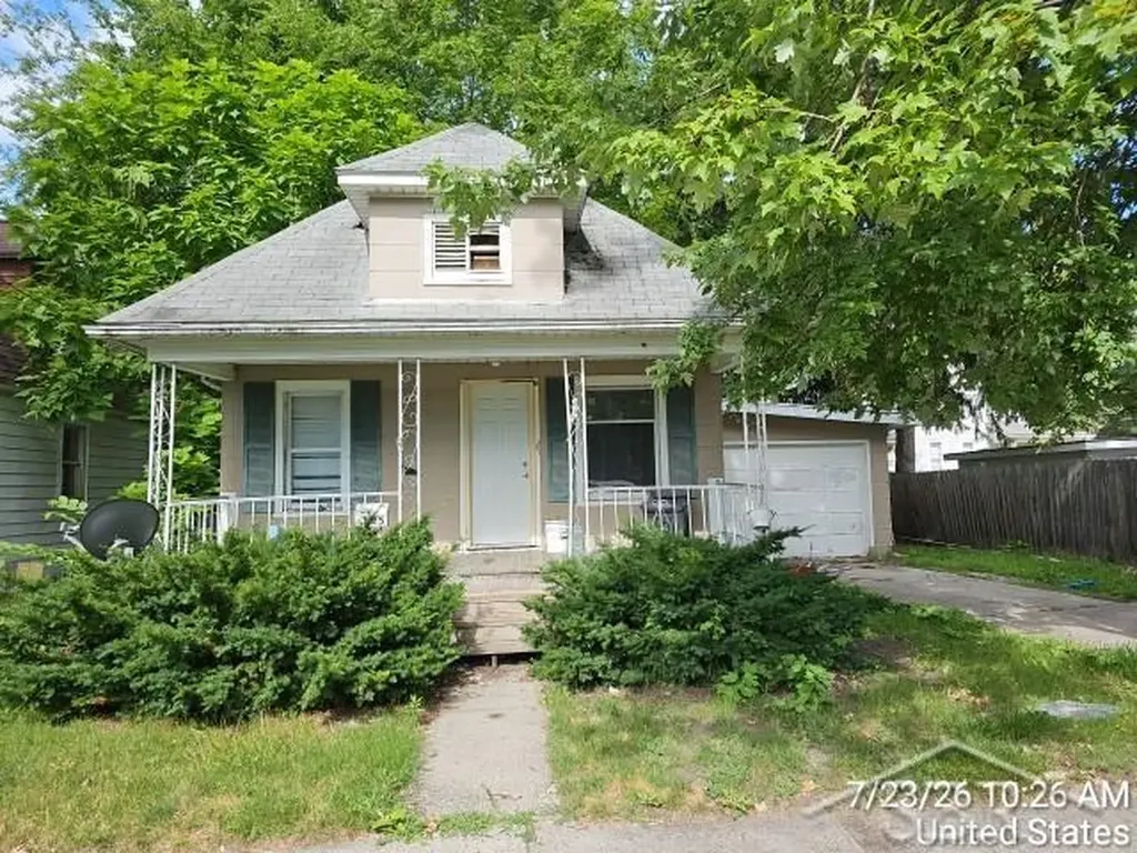 1925 N Oakley Street Saginaw City MI 48602