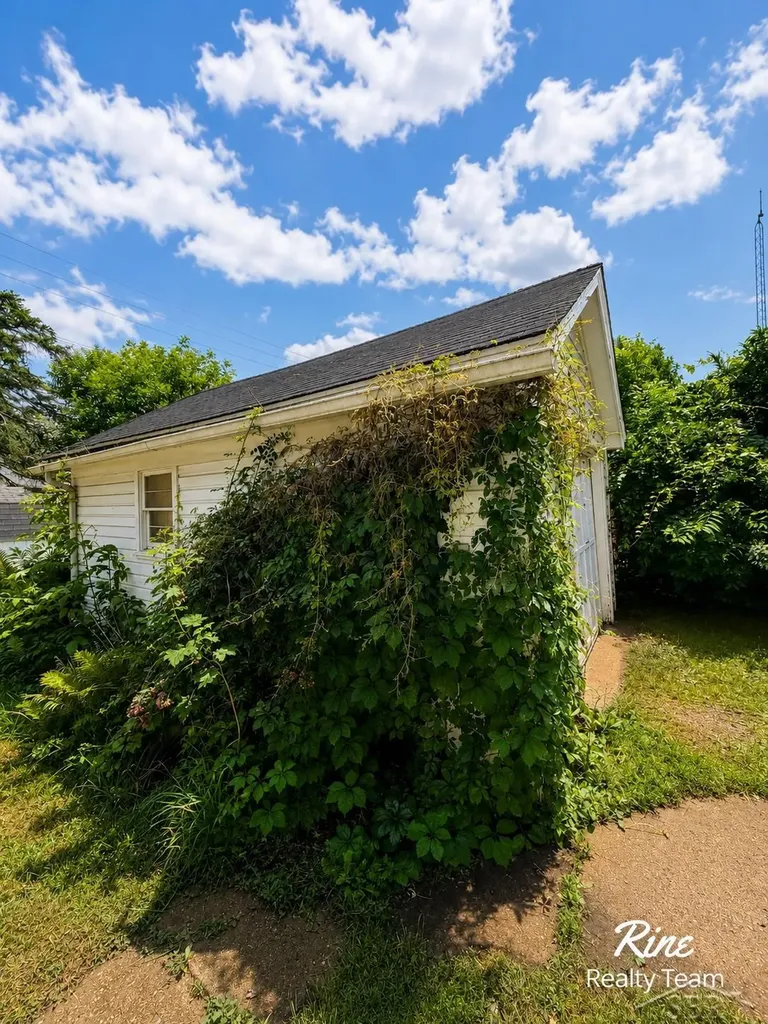 73 Maple Valley Street Sandusky City MI 48471