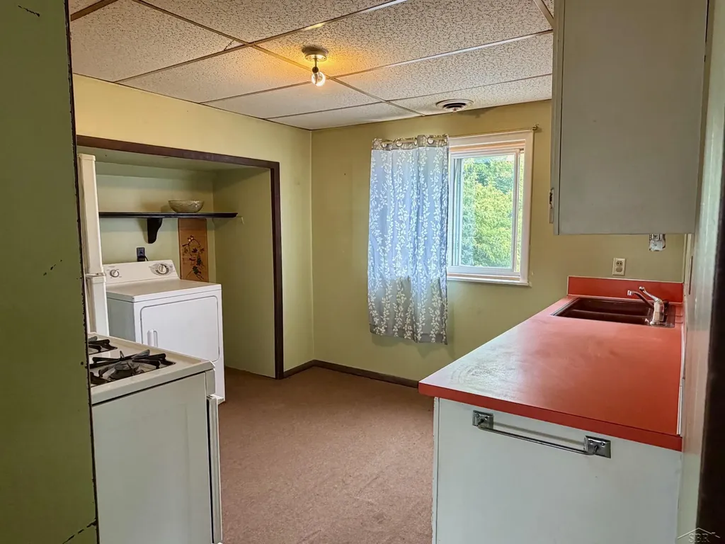 135 E Washington Street Tittabawassee Township MI 48623
