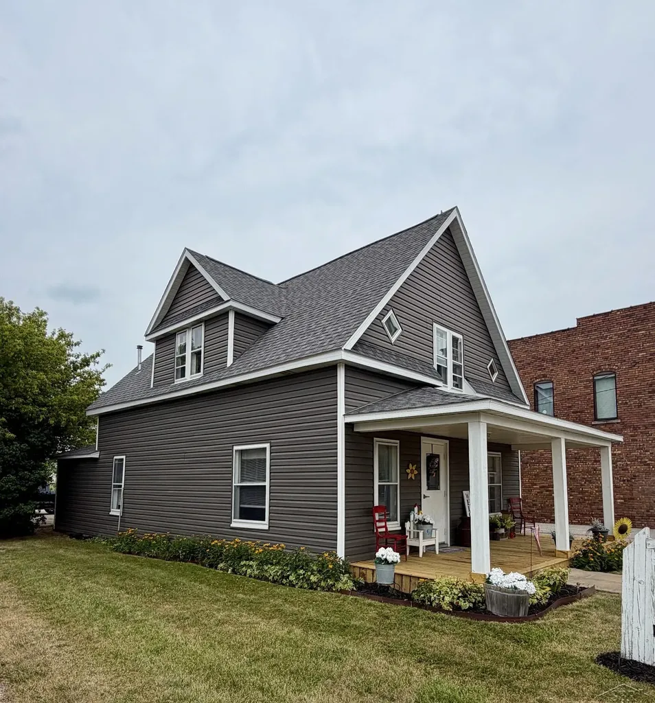 135 E Washington Street Tittabawassee Township MI 48623
