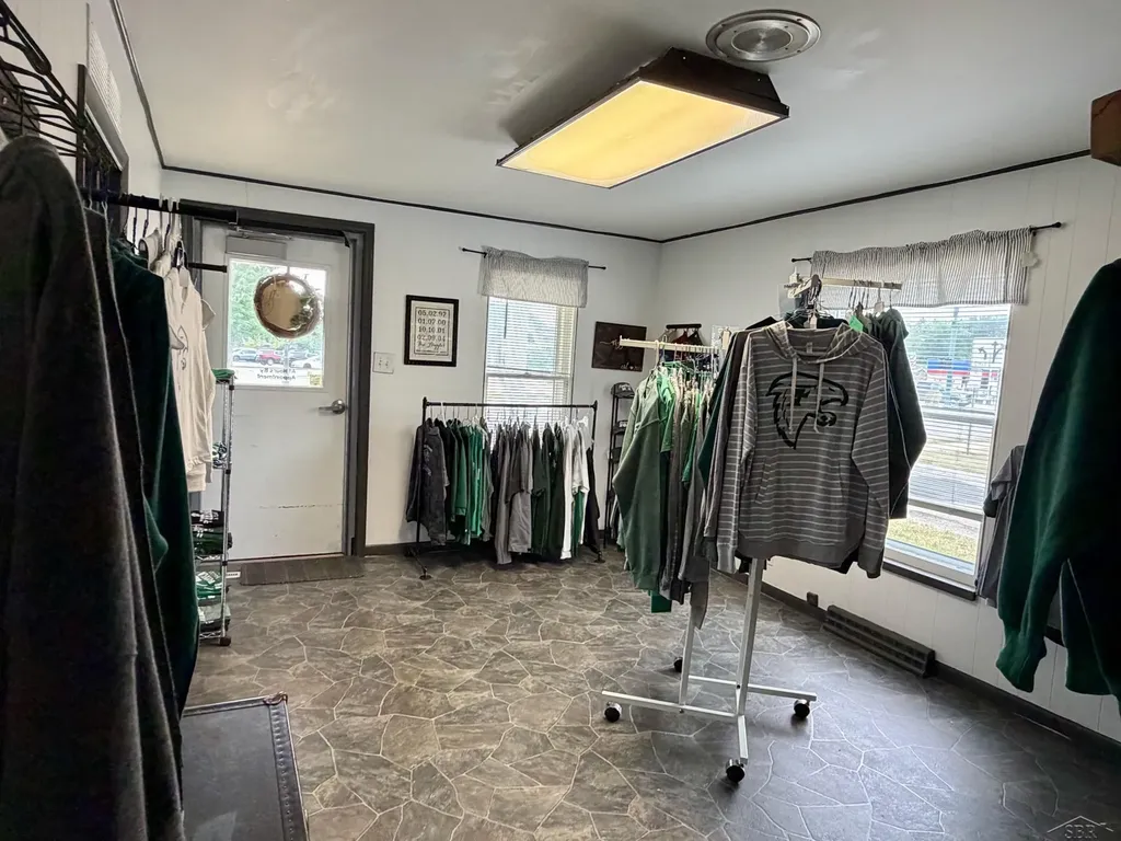 135 E Washington Street Tittabawassee Township MI 48623