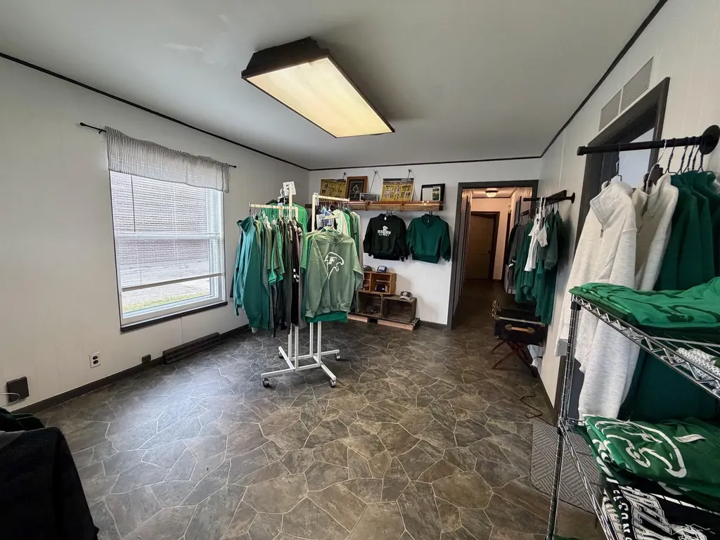 135 E Washington Street Tittabawassee Township MI 48623