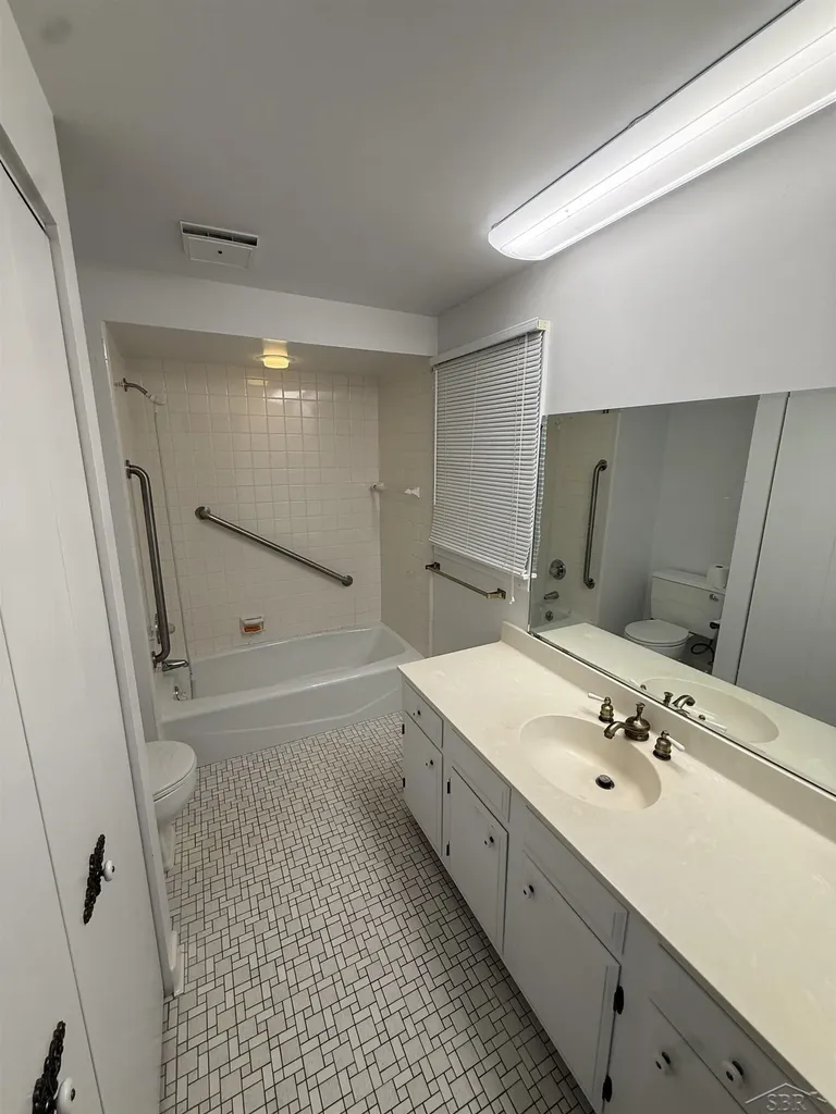 900 Canterbury Drive Saginaw Charter Township MI 48638