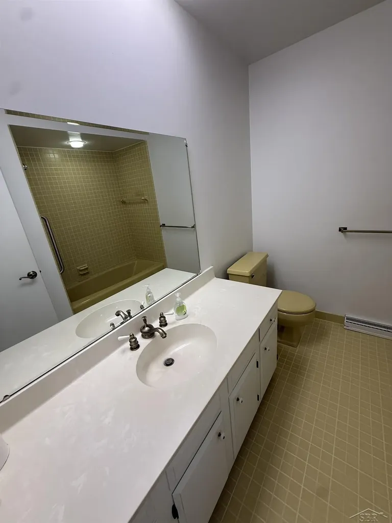 900 Canterbury Drive Saginaw Charter Township MI 48638