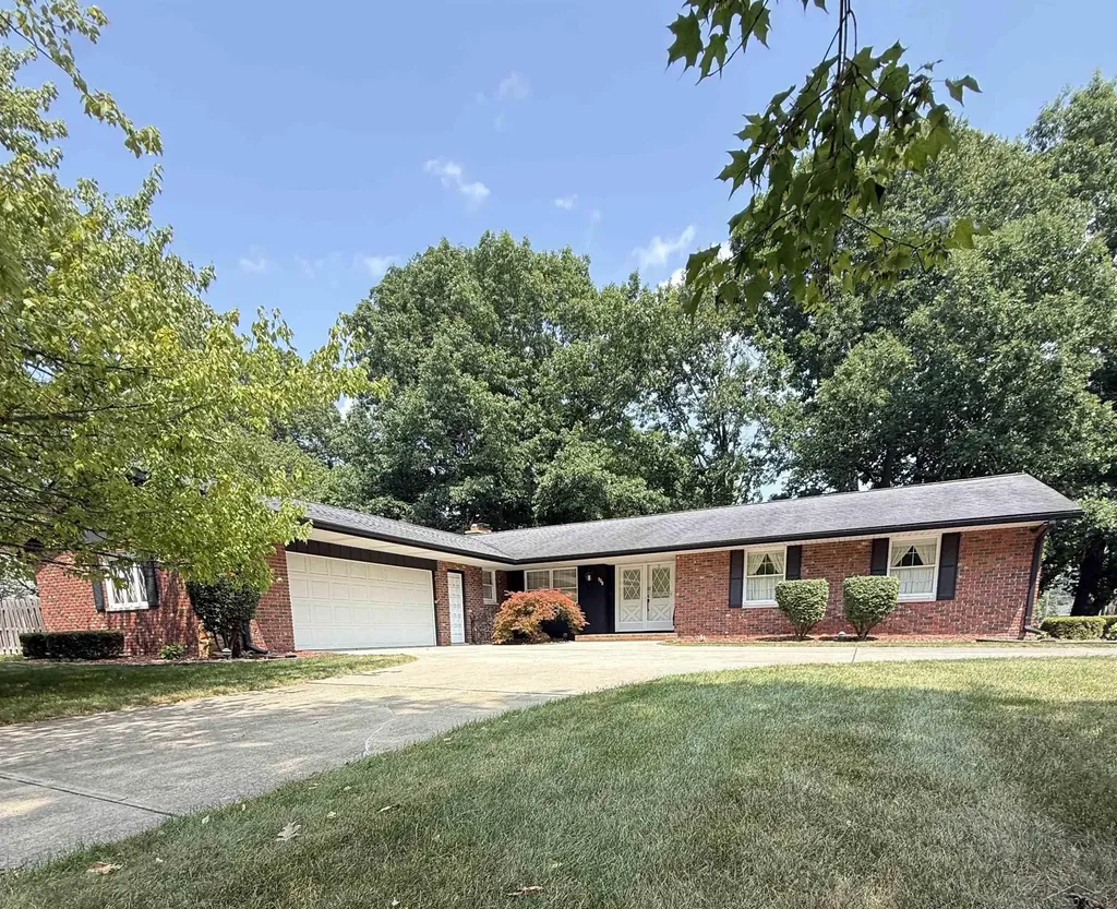 900 Canterbury Drive Saginaw Charter Township MI 48638