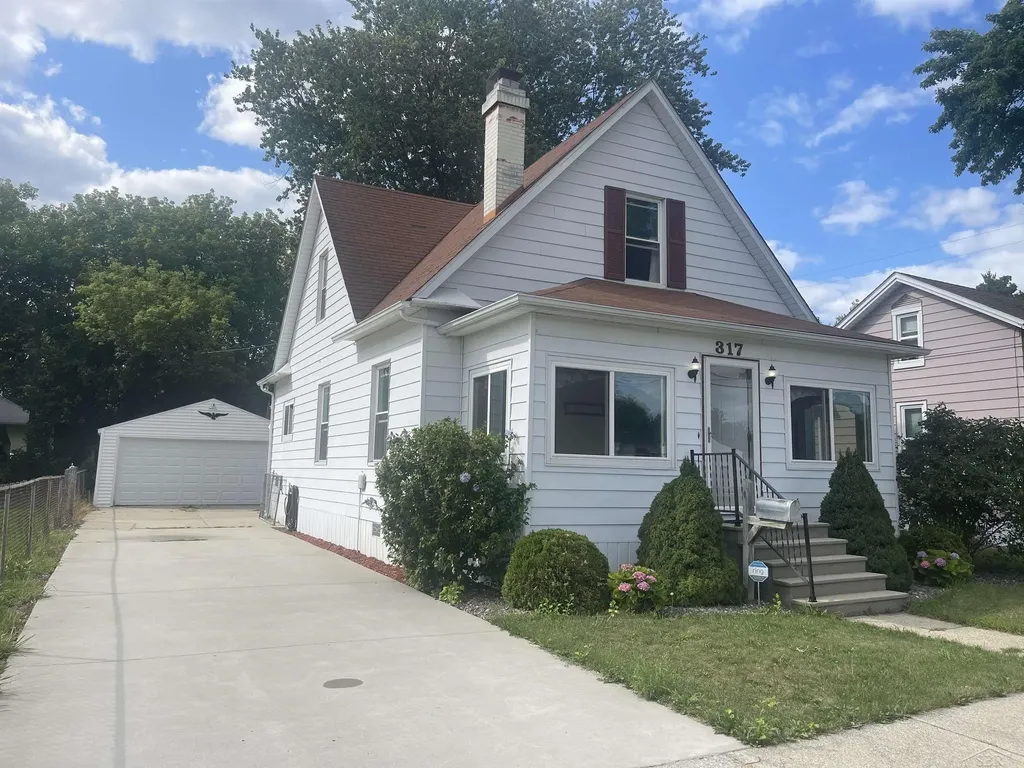 317 N Bates Street Saginaw City MI 48602