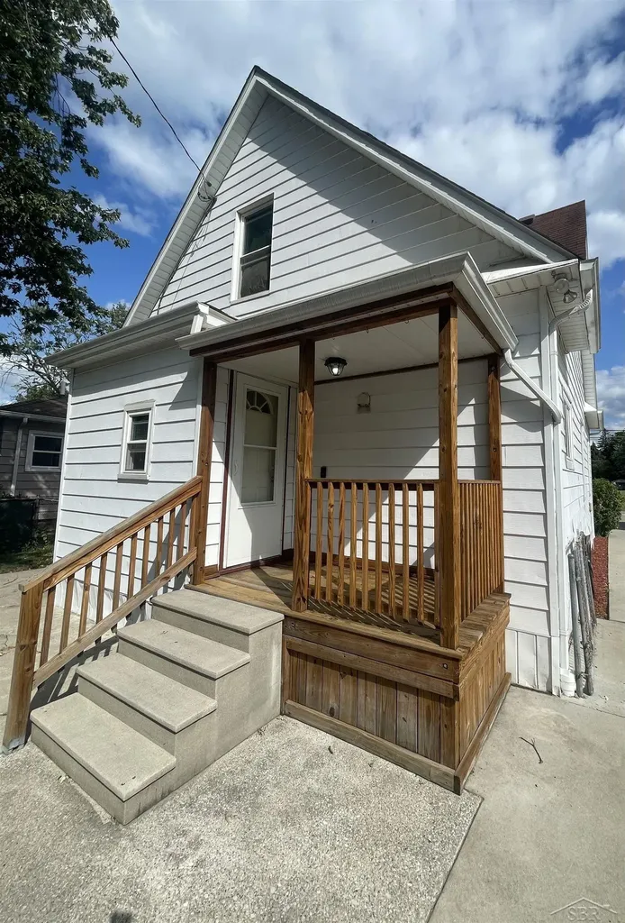 317 N Bates Street Saginaw City MI 48602