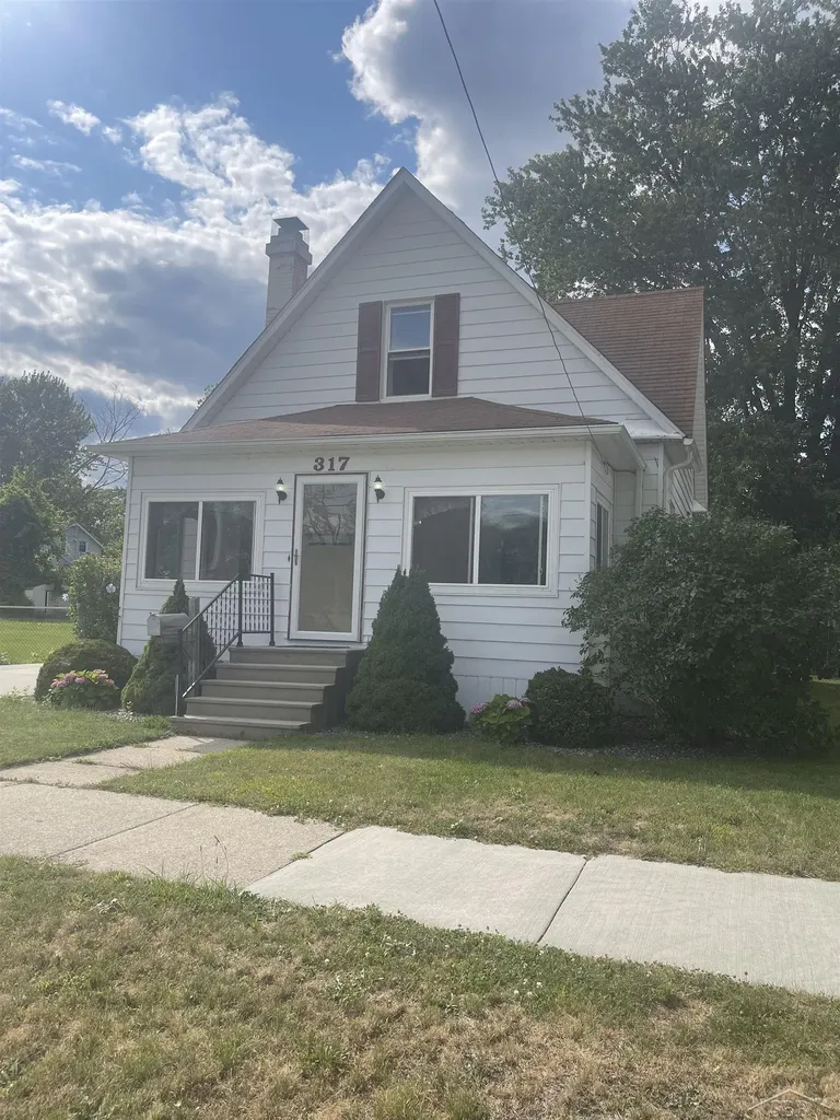 317 N Bates Street Saginaw City MI 48602