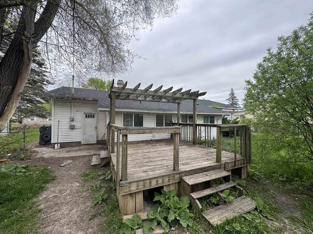 2950 Arlington Drive Buena Vista Charter Township MI 48601
