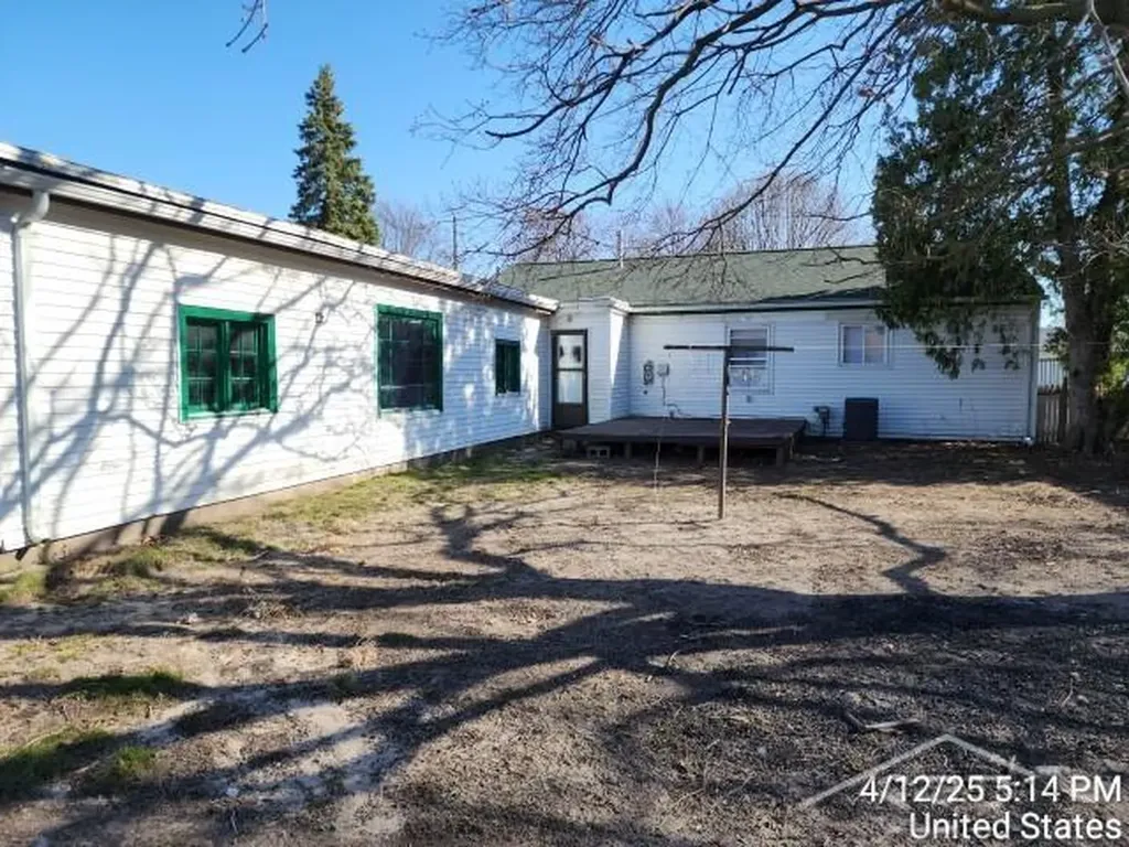 1580 Bel Air Street Carrollton Township MI 48604