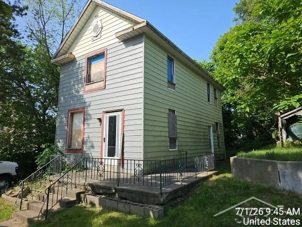 810 Crapo Street Flint City MI 48503