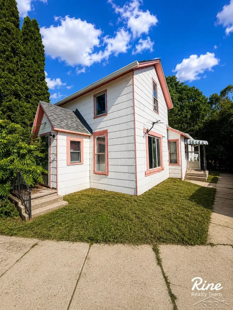 42 W Main Street Mayville Village MI 48744