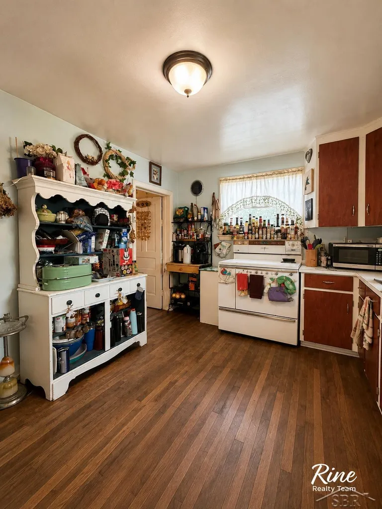 42 W Main Street Mayville Village MI 48744