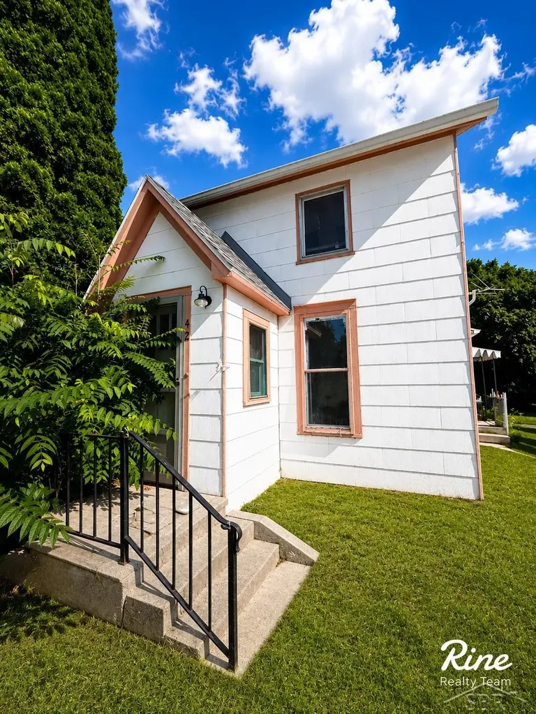 42 W Main Street Mayville Village MI 48744
