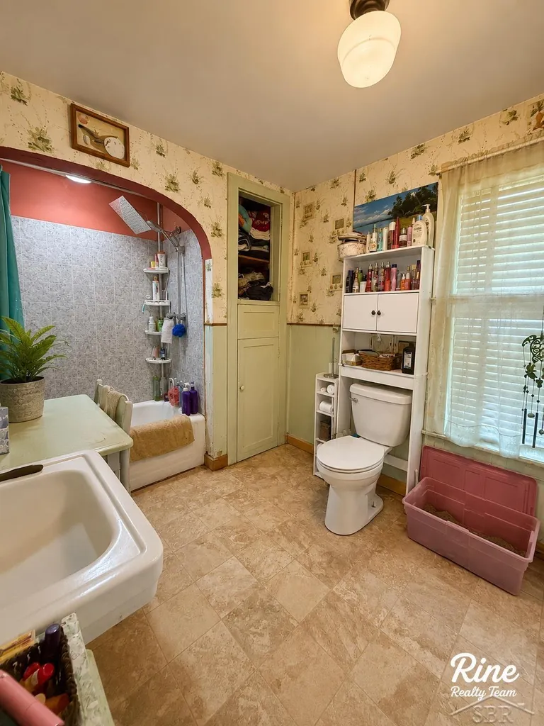 42 W Main Street Mayville Village MI 48744