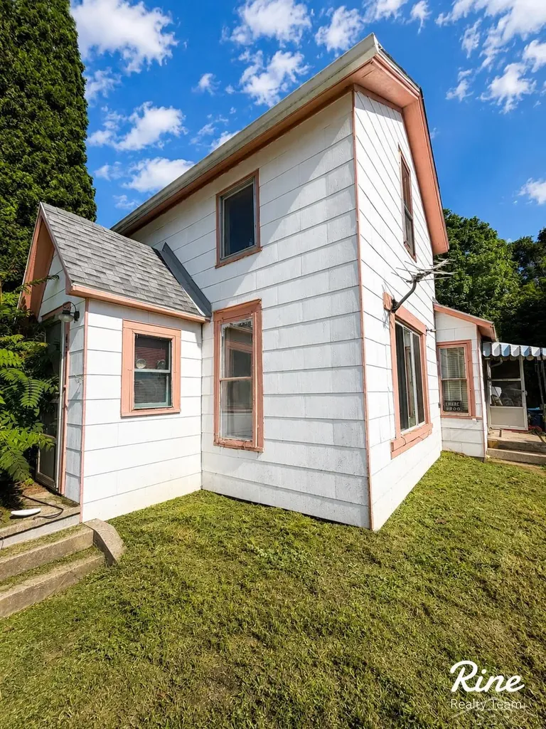 42 W Main Street Mayville Village MI 48744