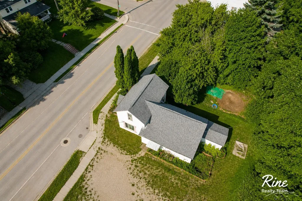 42 W Main Street Mayville Village MI 48744
