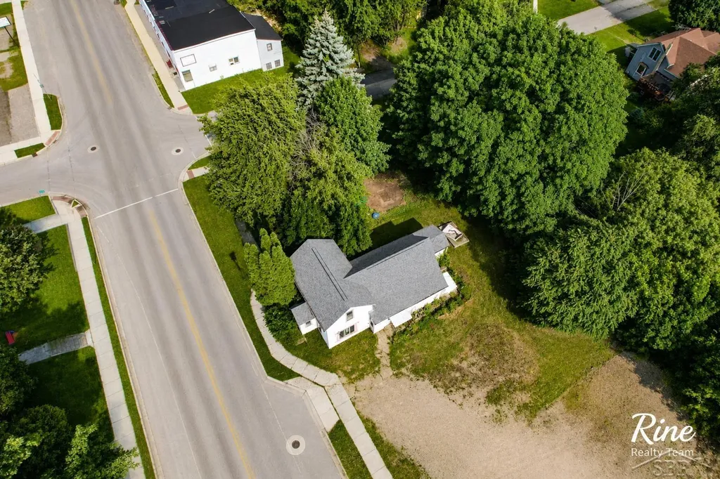 42 W Main Street Mayville Village MI 48744