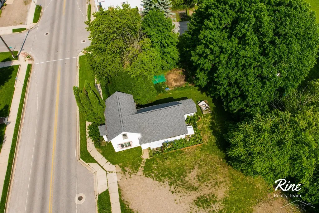 42 W Main Street Mayville Village MI 48744