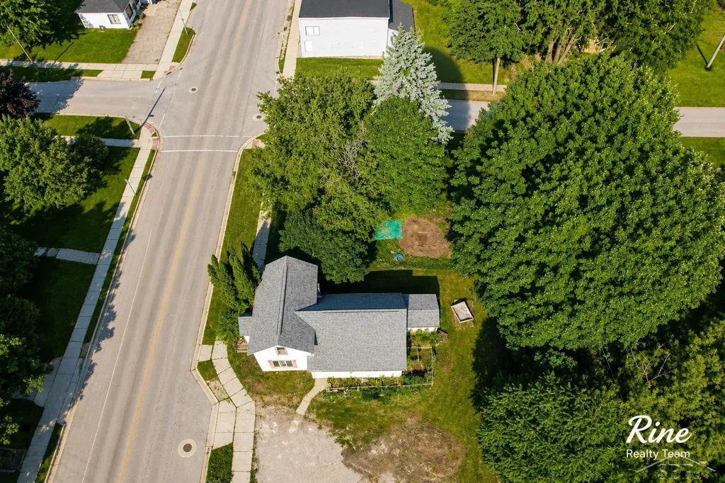 42 W Main Street Mayville Village MI 48744