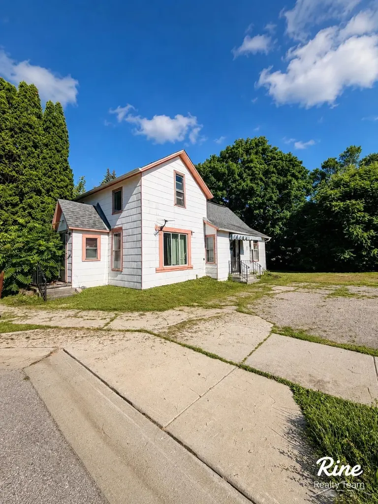 42 W Main Street Mayville Village MI 48744