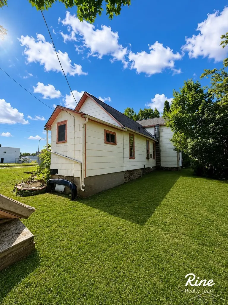 42 W Main Street Mayville Village MI 48744