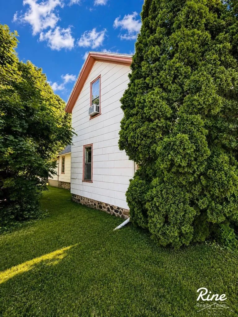 42 W Main Street Mayville Village MI 48744