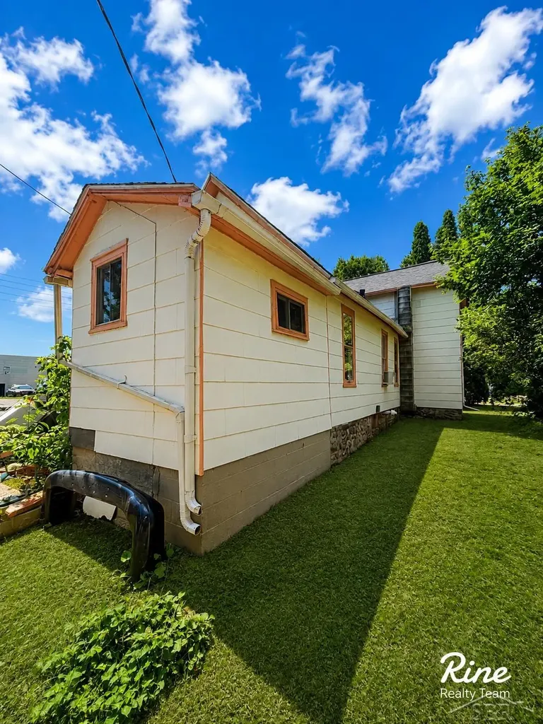 42 W Main Street Mayville Village MI 48744