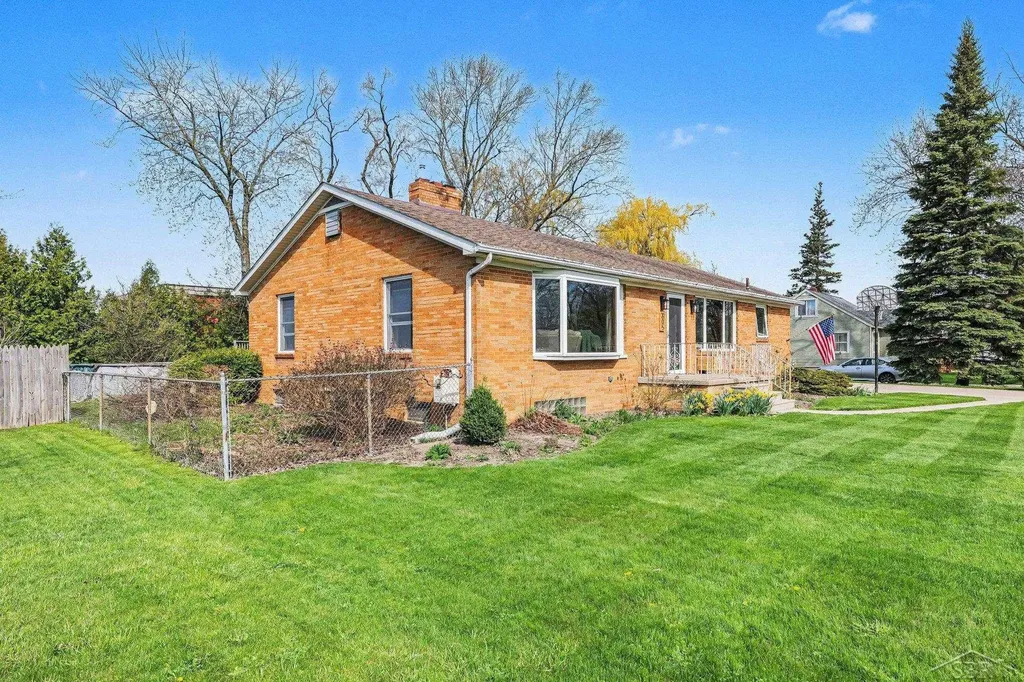 605 Webb Drive Bangor Charter Township MI 48706