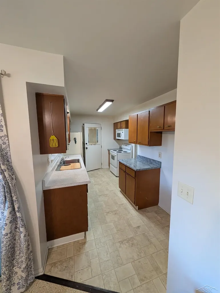 3323 Peale Drive Saginaw City MI 48602