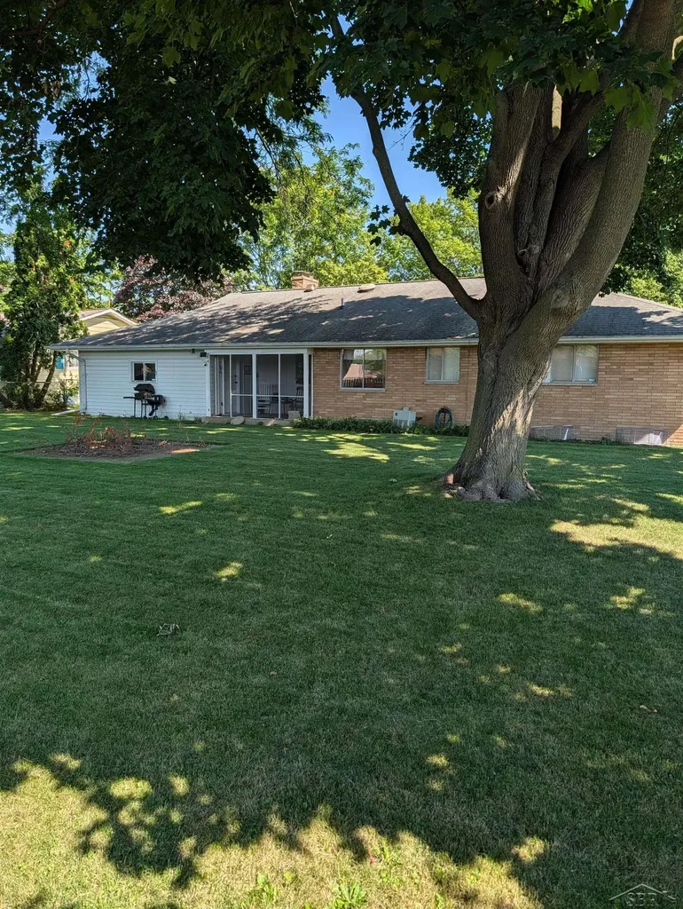 3323 Peale Drive Saginaw City MI 48602