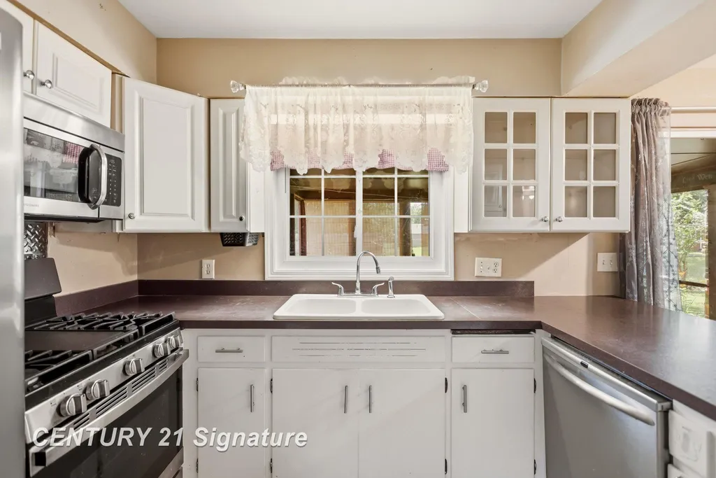 2684 Kuhlman Drive Saginaw Charter Township MI 48603