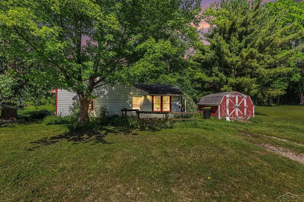 15 Welch Drive Midland City MI 48640