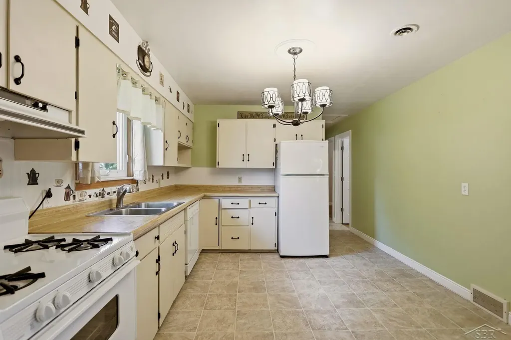 1446 S Airport Road Buena Vista Charter Township MI 48601