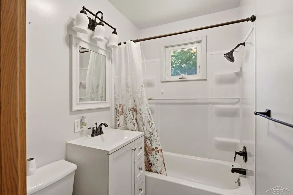 1446 S Airport Road Buena Vista Charter Township MI 48601