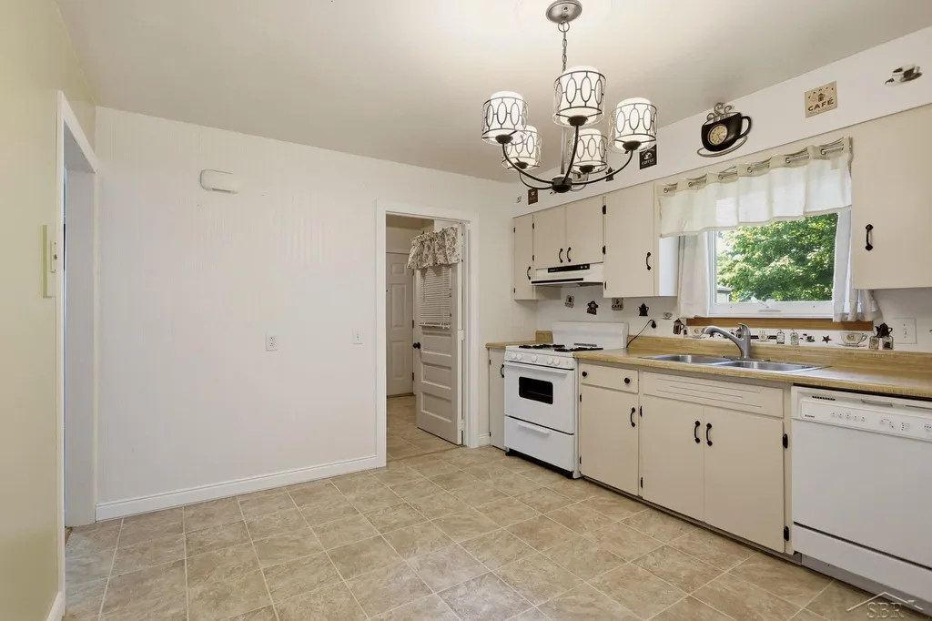 1446 S Airport Road Buena Vista Charter Township MI 48601