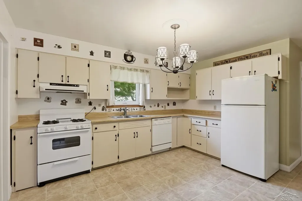 1446 S Airport Road Buena Vista Charter Township MI 48601