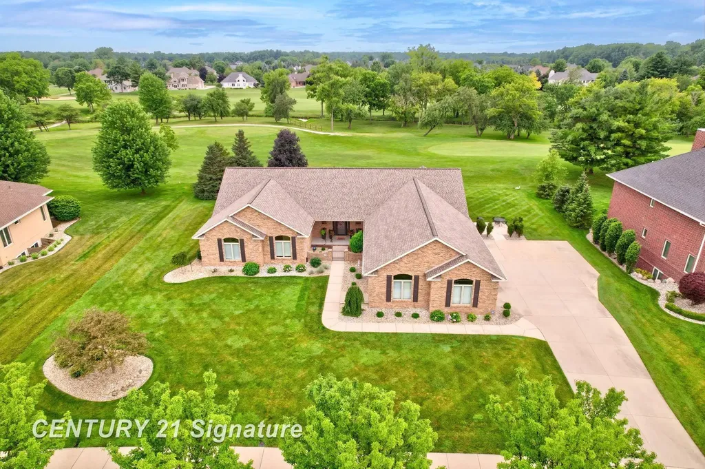 77 Sawmill Creek Trail Saginaw Charter Township MI 48603
