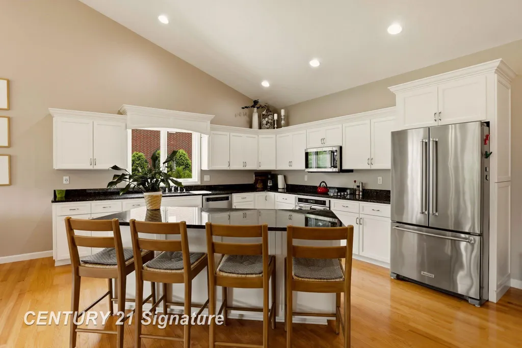 77 Sawmill Creek Trail Saginaw Charter Township MI 48603