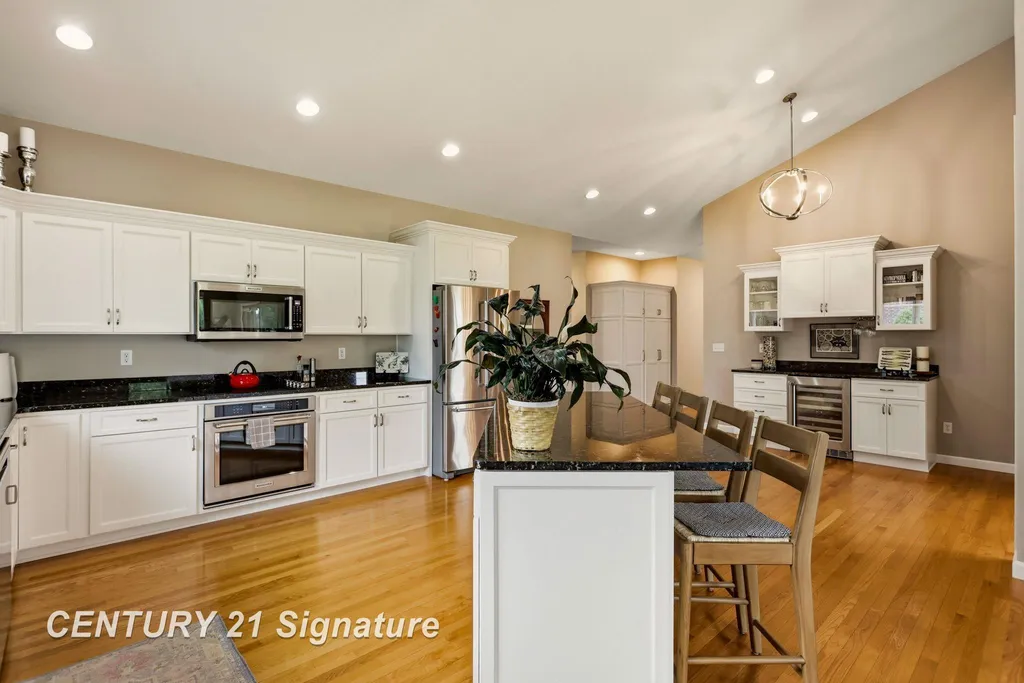 77 Sawmill Creek Trail Saginaw Charter Township MI 48603