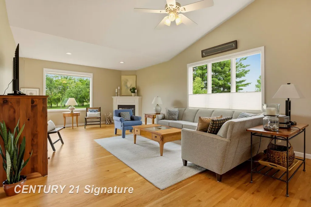 77 Sawmill Creek Trail Saginaw Charter Township MI 48603
