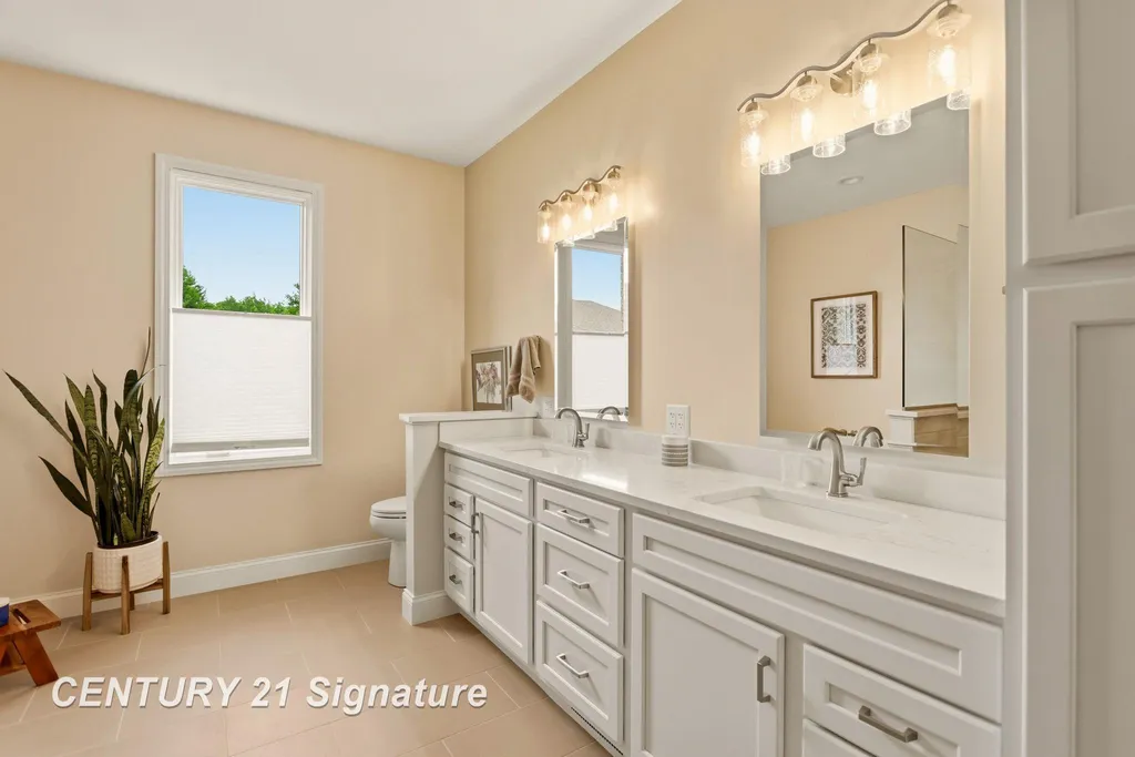 77 Sawmill Creek Trail Saginaw Charter Township MI 48603