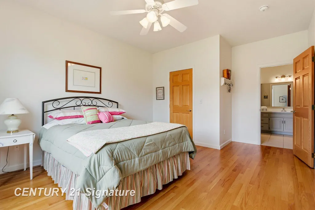 77 Sawmill Creek Trail Saginaw Charter Township MI 48603
