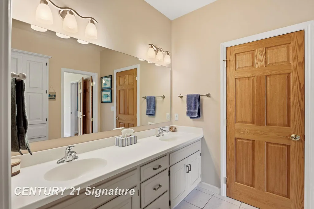77 Sawmill Creek Trail Saginaw Charter Township MI 48603