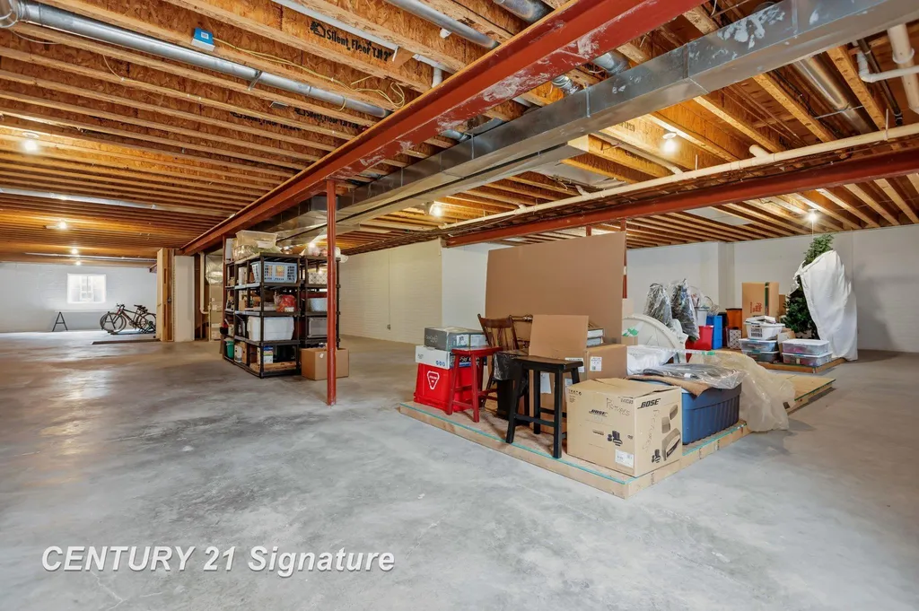 77 Sawmill Creek Trail Saginaw Charter Township MI 48603