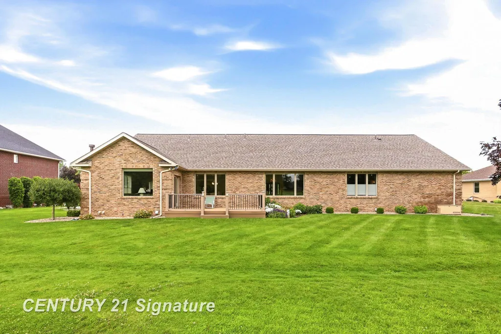 77 Sawmill Creek Trail Saginaw Charter Township MI 48603