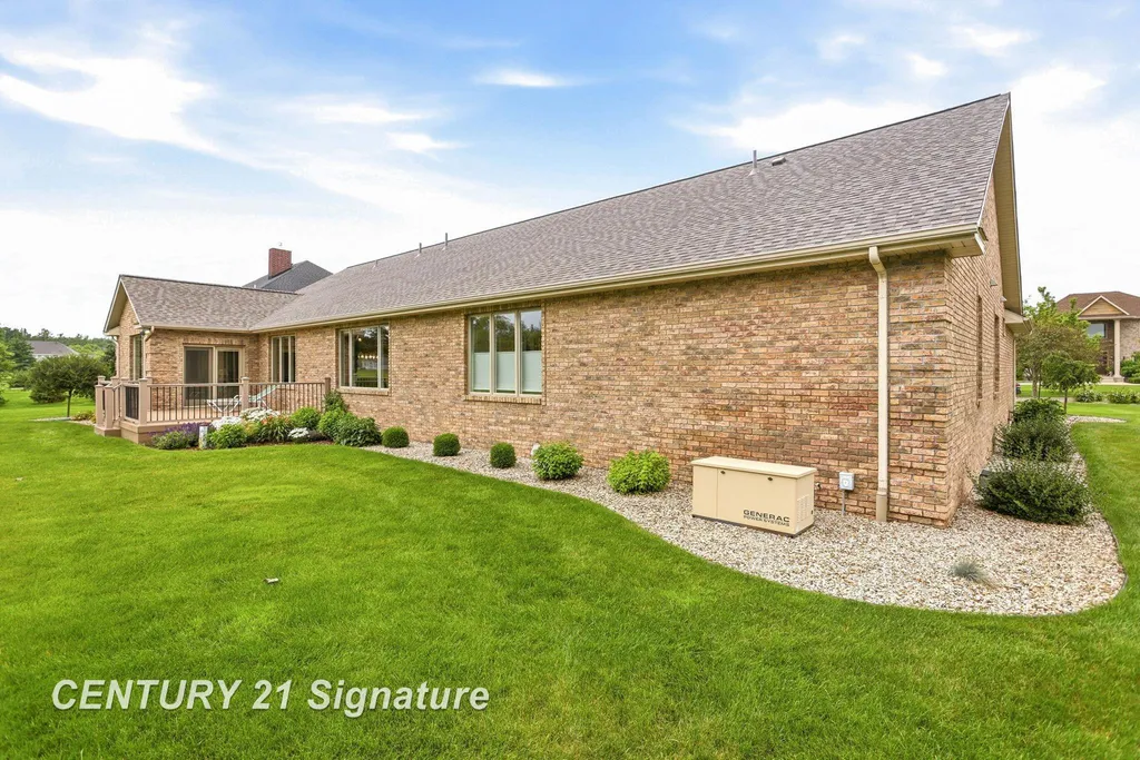 77 Sawmill Creek Trail Saginaw Charter Township MI 48603